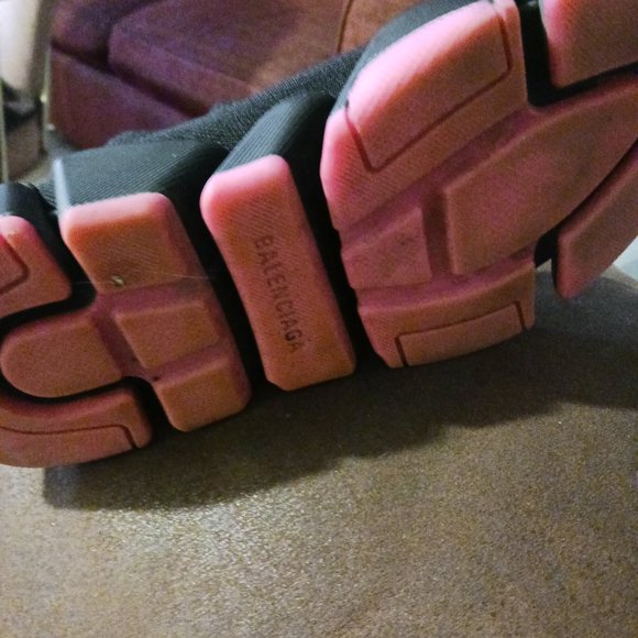 Balenciaga - Picture 4 of 4